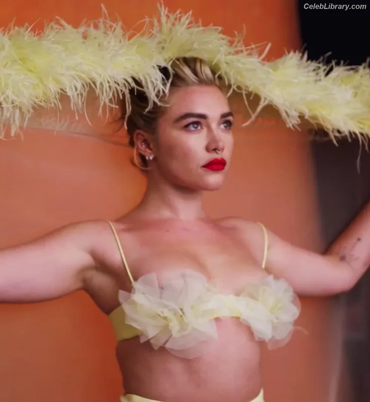 Florence Pugh photo 1 of 1242