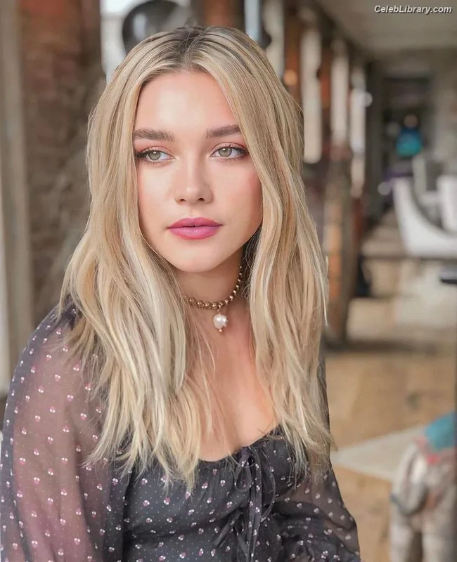 Florence Pugh photo 5 of 1242