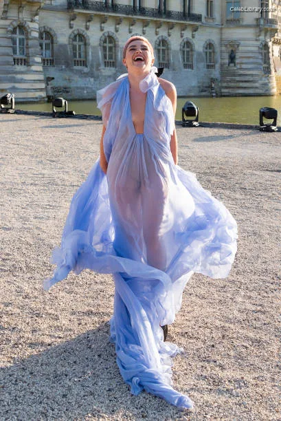 Florence Pugh photo 7 of 1242