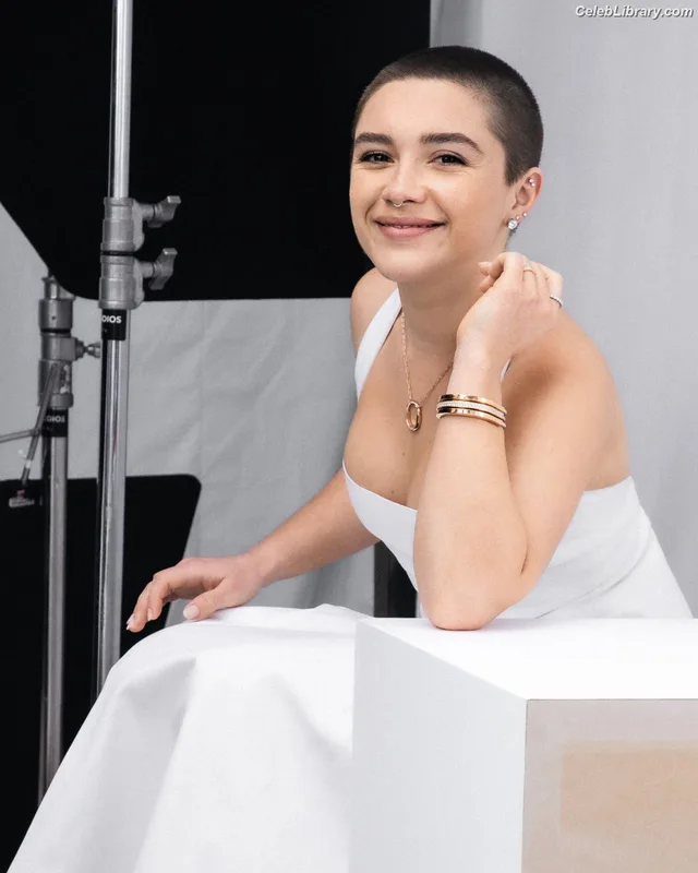 Florence Pugh photo 1 of 1242