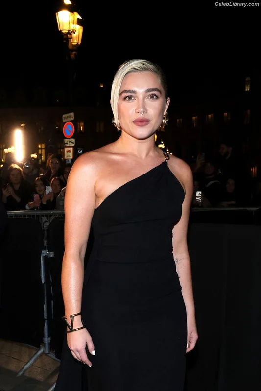 Florence Pugh photo 17 of 1242