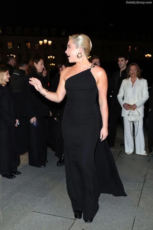 Florence Pugh photo 21 of 1242