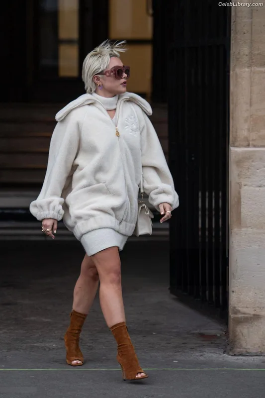 Florence Pugh photo 2 of 1242