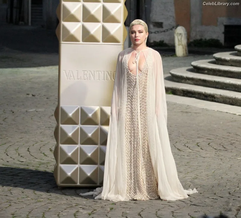 Florence Pugh photo 3 of 1242