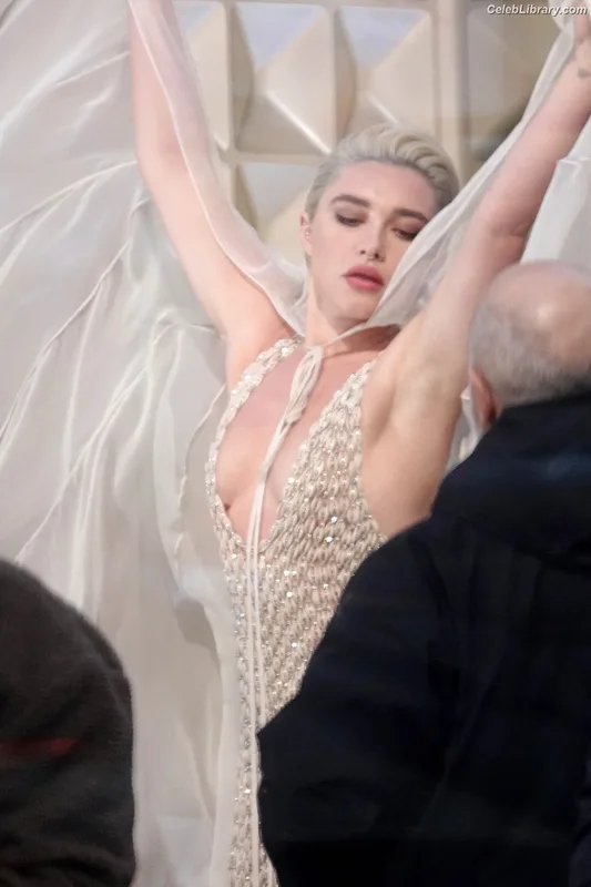 Florence Pugh photo 9 of 1242