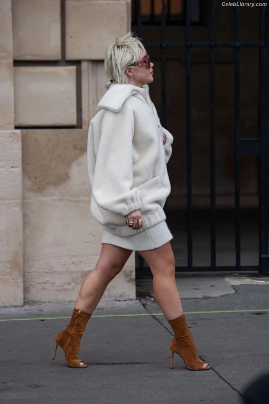 Florence Pugh photo 12 of 1242