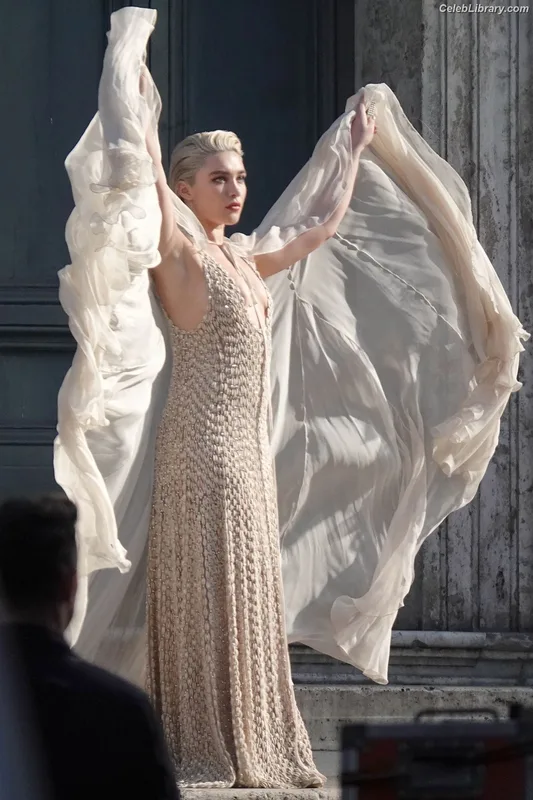 Florence Pugh photo 13 of 1242