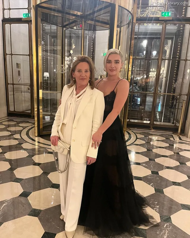 Florence Pugh photo 14 of 1242