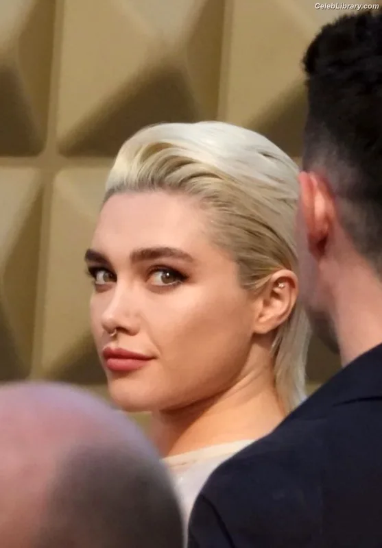 Florence Pugh photo 16 of 1242