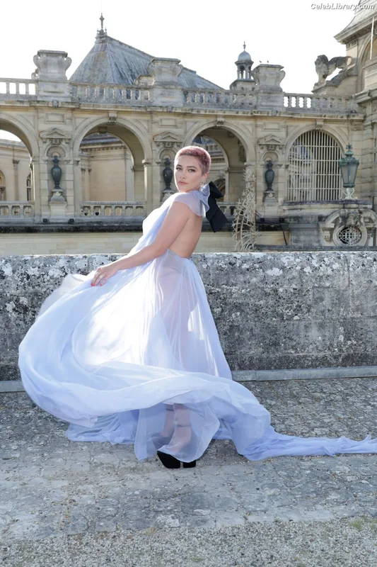 Florence Pugh photo 7 of 1242