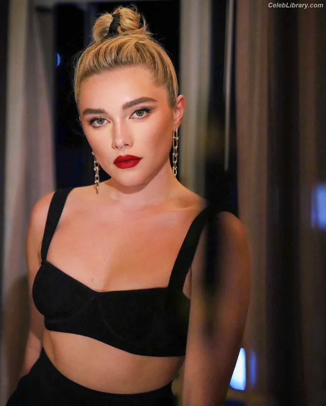 Florence Pugh photo 7 of 1242