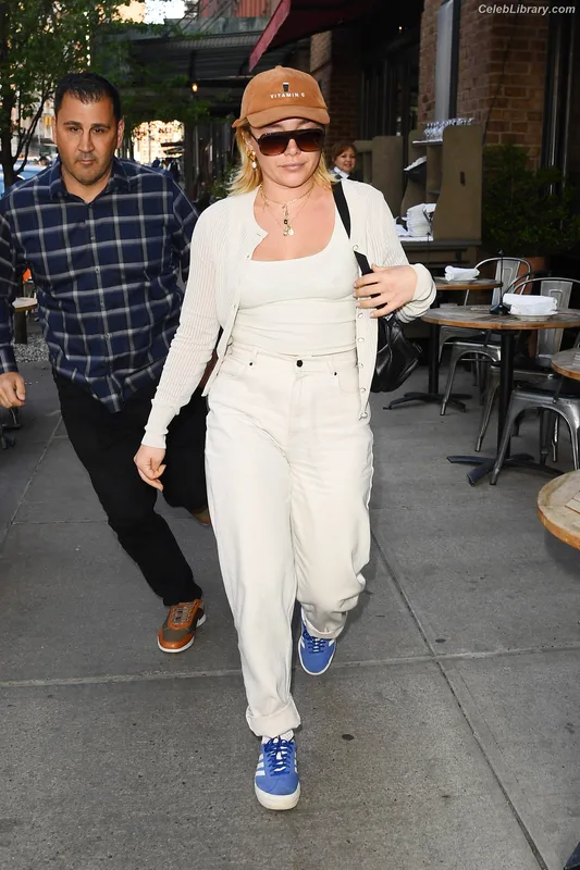 Florence Pugh photo 8 of 1242