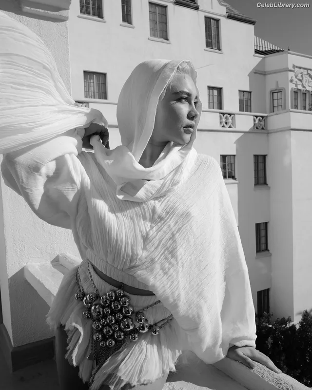 Florence Pugh photo 18 of 1242