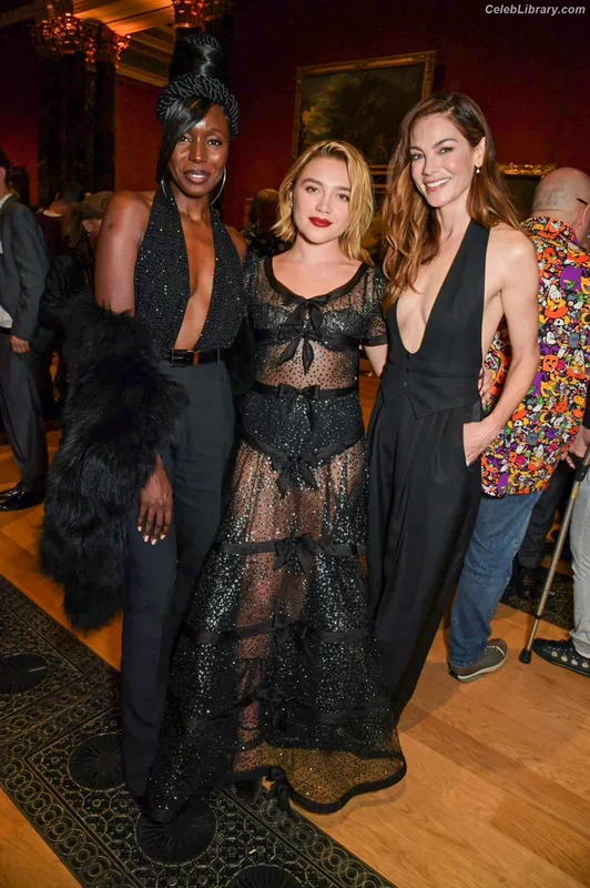 Florence Pugh photo 7 of 1242