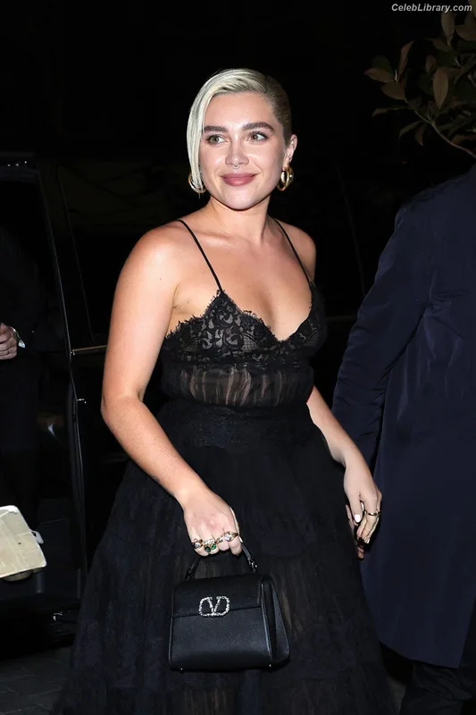 Florence Pugh photo 10 of 1242