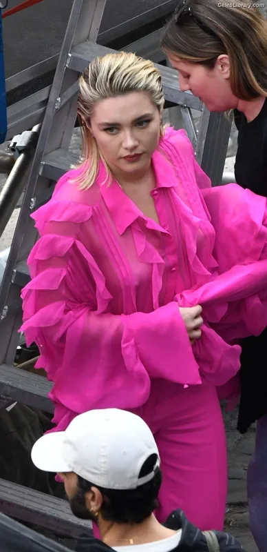 Florence Pugh photo 6 of 1242