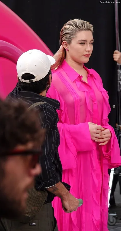 Florence Pugh photo 11 of 1242