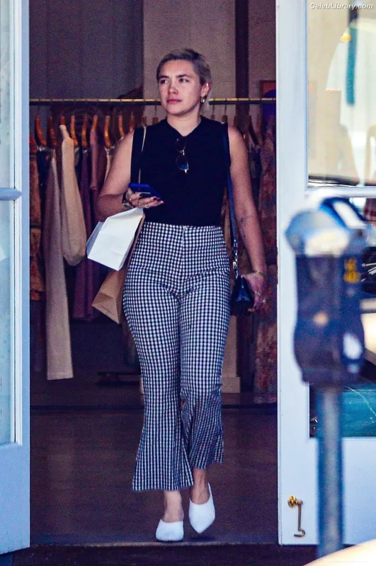 Florence Pugh photo 16 of 1242