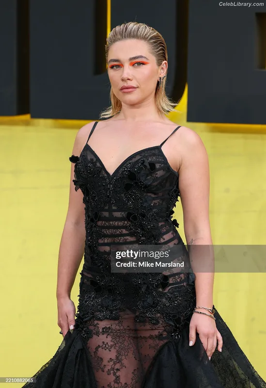 Florence Pugh photo 7 of 1242