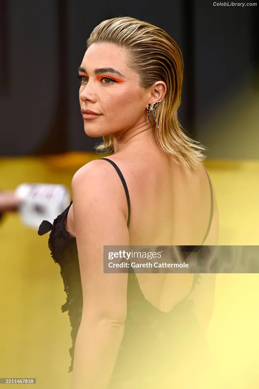 Florence Pugh photo 16 of 1242