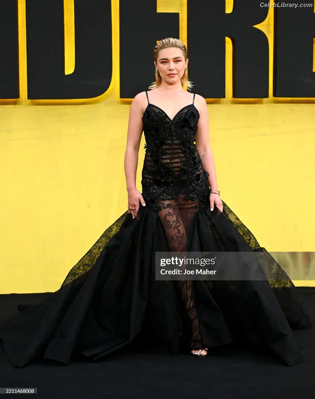 Florence Pugh photo 18 of 1242