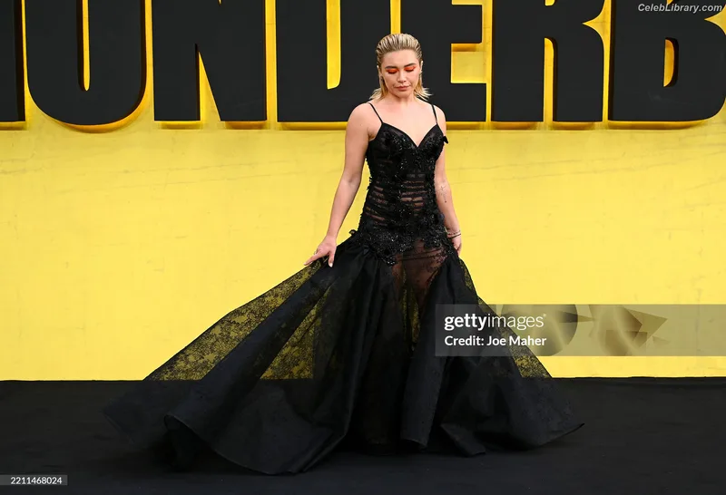 Florence Pugh photo 21 of 1242