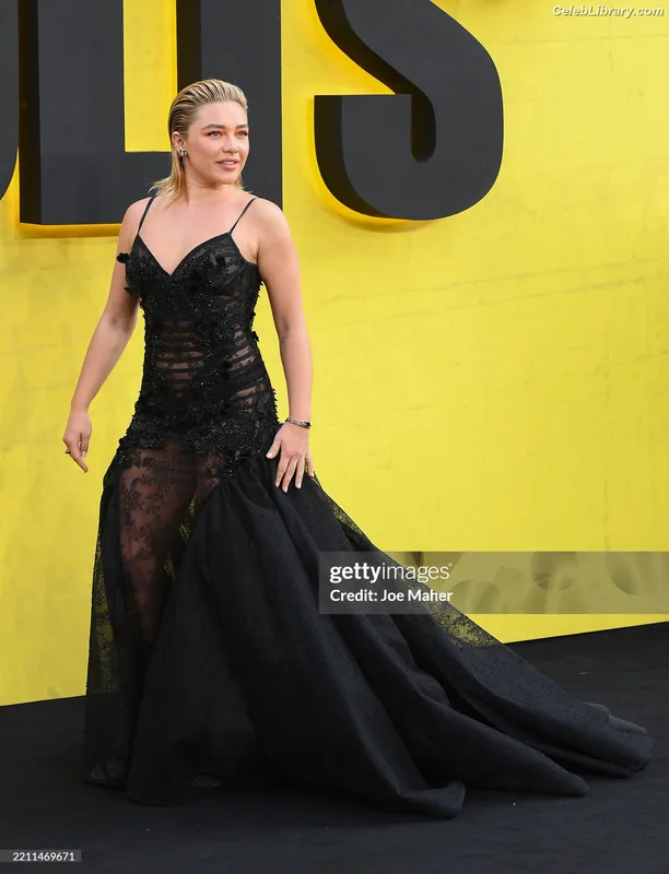 Florence Pugh photo 9 of 1242