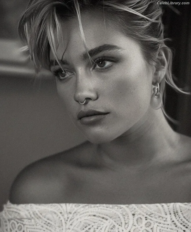 Florence Pugh photo 7 of 1242