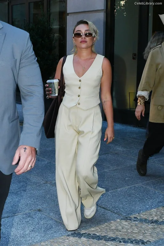 Florence Pugh photo 14 of 1242