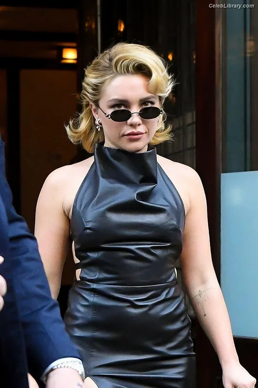 Florence Pugh photo 1 of 1242