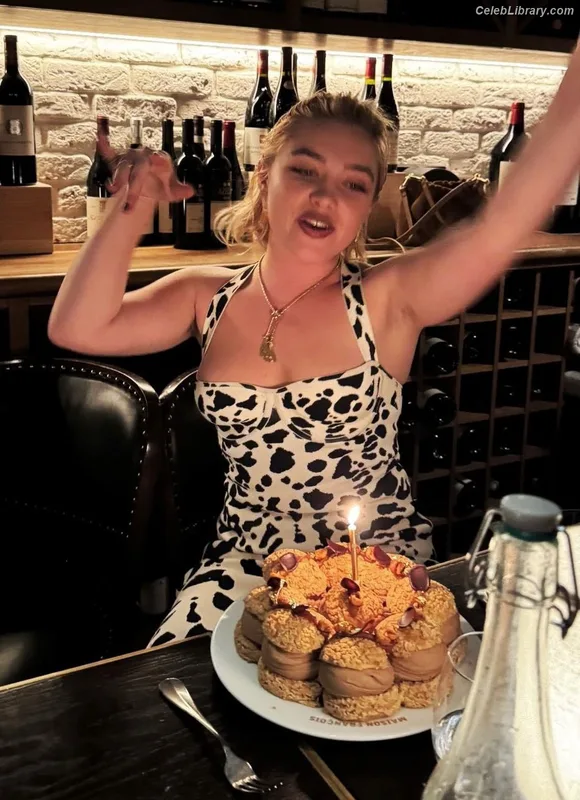 Florence Pugh photo 8 of 1242