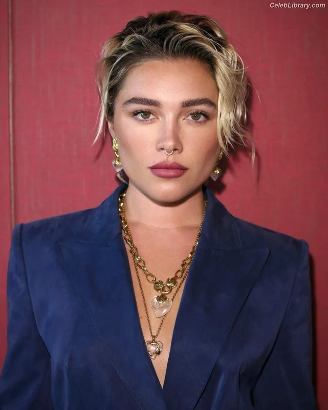 Florence Pugh photo 18 of 1242