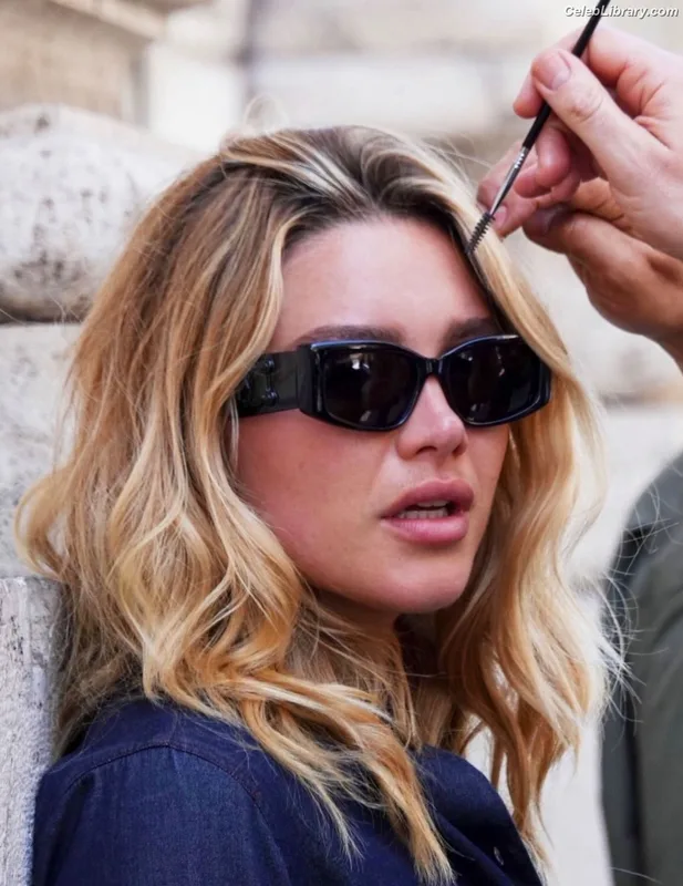 Florence Pugh photo 10 of 1242