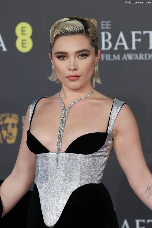Florence Pugh photo 17 of 1242