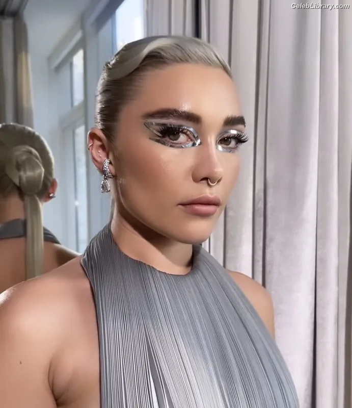 Florence Pugh photo 20 of 1242