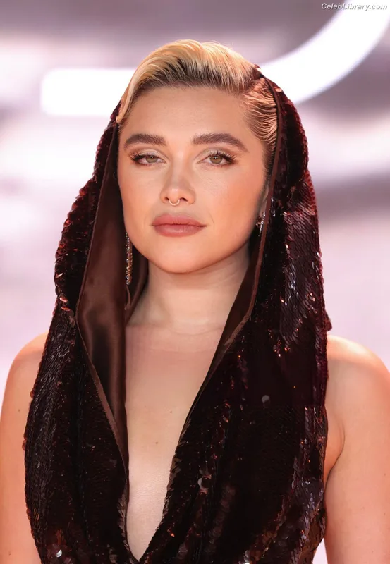 Florence Pugh photo 6 of 1242