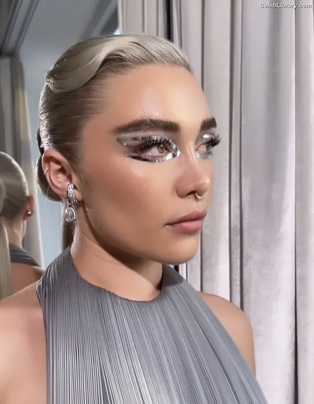Florence Pugh photo 8 of 1242