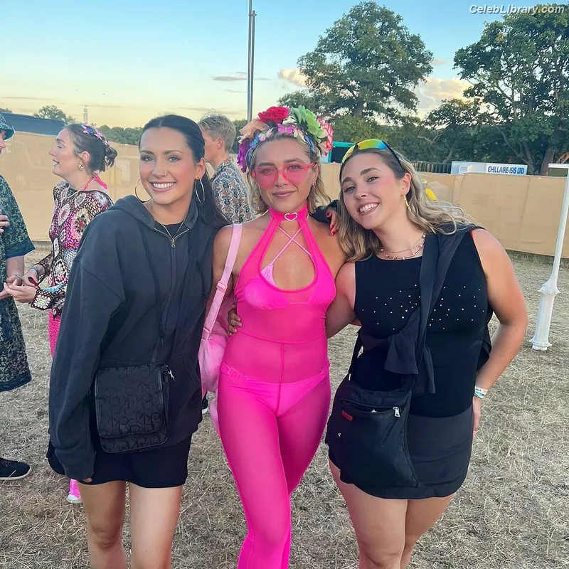 Florence Pugh photo 14 of 1242