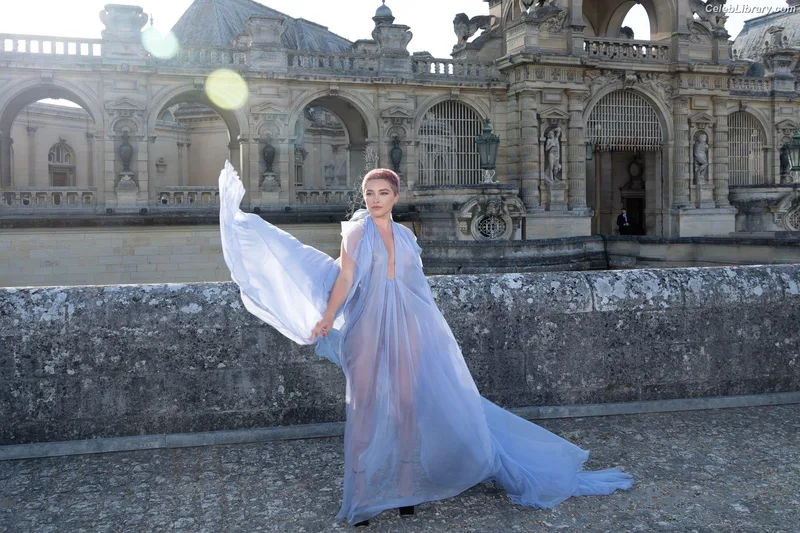 Florence Pugh photo 23 of 1242
