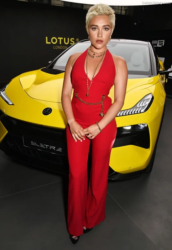 Florence Pugh photo 4 of 1242
