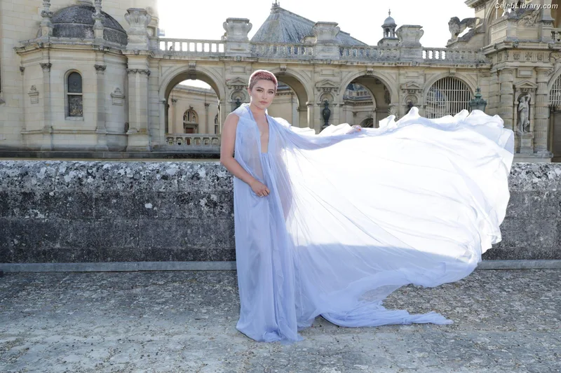 Florence Pugh photo 7 of 1242