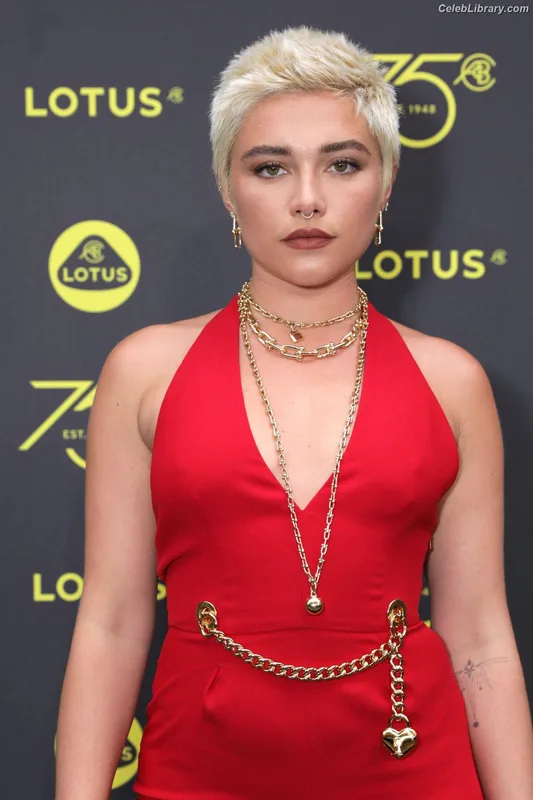 Florence Pugh photo 21 of 1242