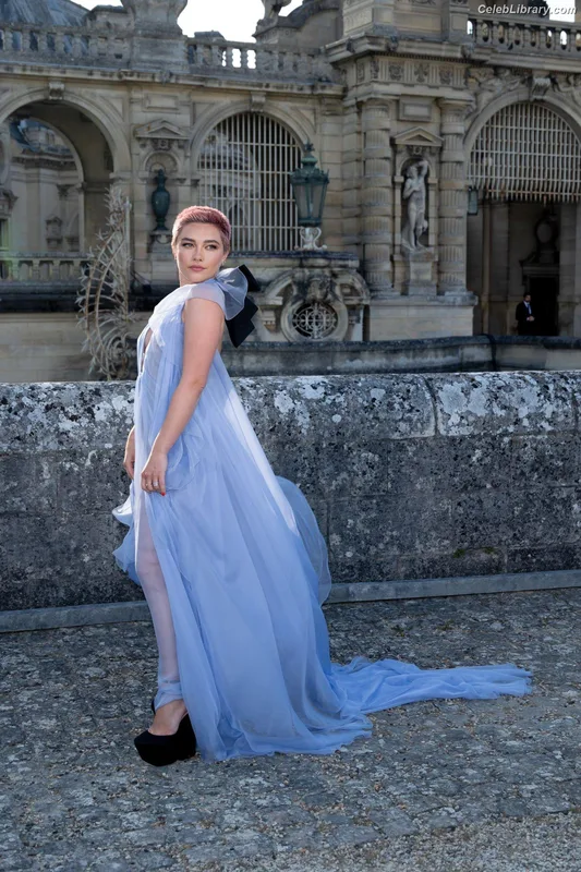 Florence Pugh photo 3 of 1242