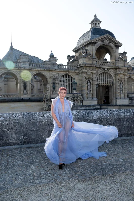 Florence Pugh photo 4 of 1242