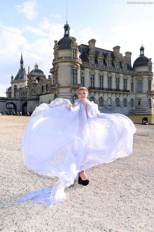 Florence Pugh photo 5 of 1242