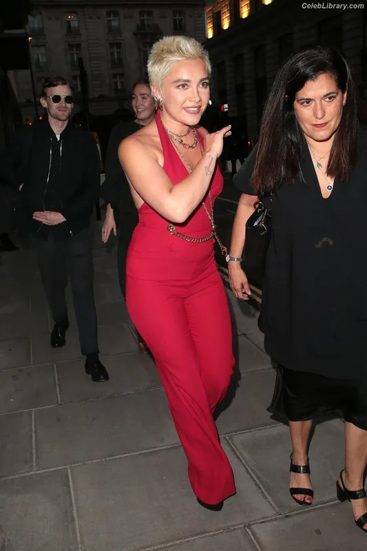 Florence Pugh photo 6 of 1242