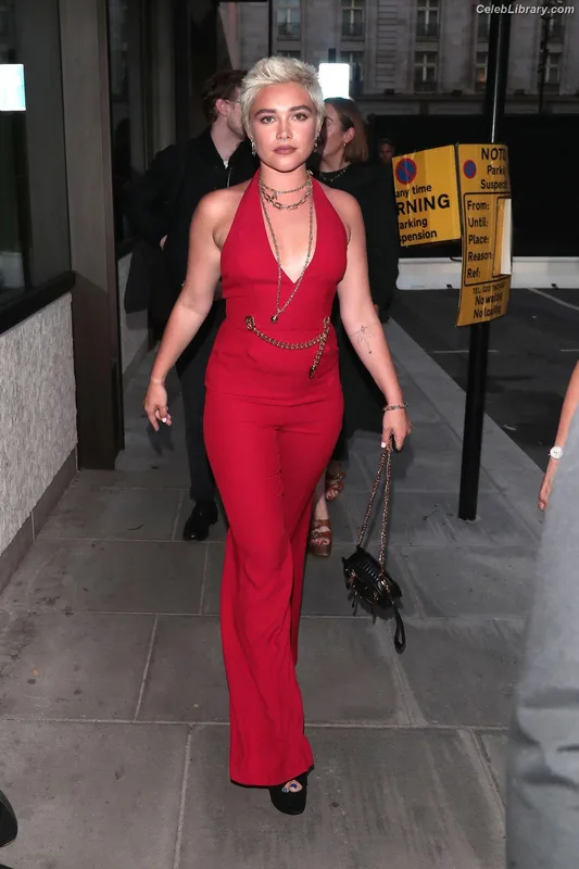 Florence Pugh photo 9 of 1242