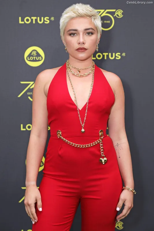 Florence Pugh photo 10 of 1242