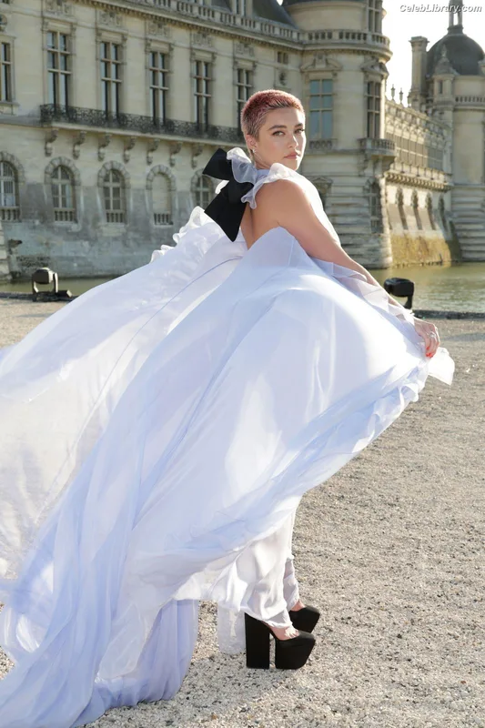 Florence Pugh photo 20 of 1242