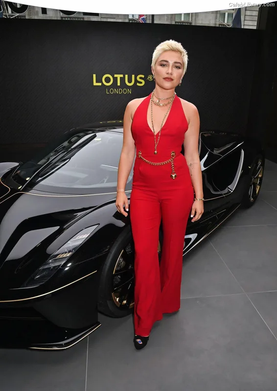 Florence Pugh photo 8 of 1242